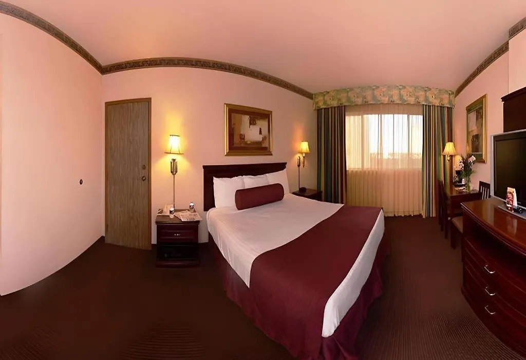 Four Queens Hotel & Casino-1